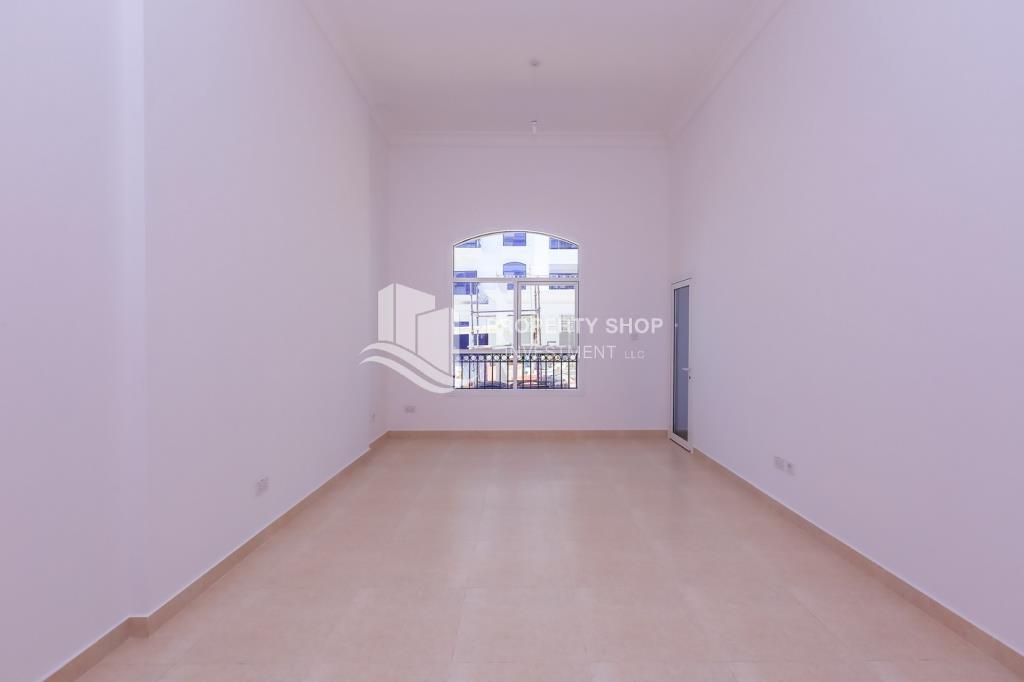 Spacious 1BR|Balcony|Ready to Move in|Invest Now